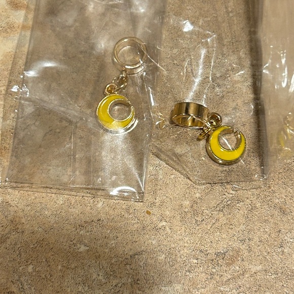 Taylor Swift I Gold Charm Bracelet Taylor Swift 1989 TS Swiftie Charms - Picture 9 of 10